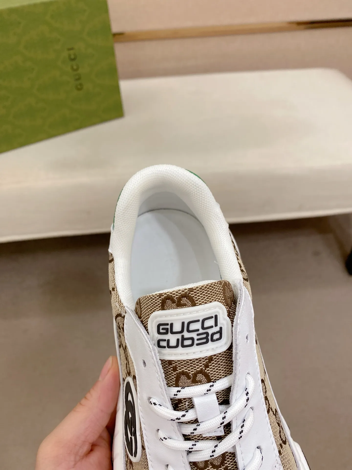 Men's men's shoes 442💰🇮🇹🇮🇹GUCCI🔍🔍new models are on sale at the same time at the counter. The uppers are made of top-grain cowhide imported from Italy. Fully imported genuine leather lining 💪💪, completely 1⃣️ to 1⃣️ replica 🇮🇹💪💪, ⚠ sole: original sole provided by the original factory, exclusive movable molded sole super comfortable, ⚠ original factory follow-up, 🔍🔍 high quality, you can go in and out of the counter at will, welcome to compare⚠. Code number: 38-44. Can be customized 45-46